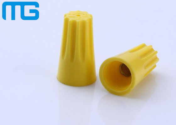 China Draht-gemeinsames Verbindungsstück mit PVC-Ärmel, gelbe SP4-Schraube an Draht Isolierdraht-Verbindungsstücken fournisseur